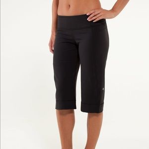 Lululemon Black Cropped Pants Size 2